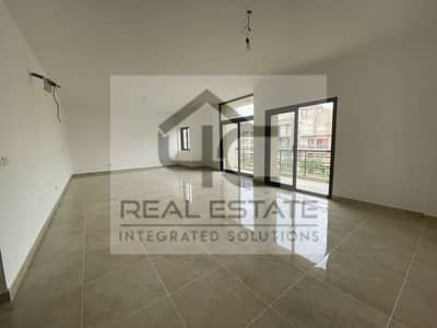 Apartment for sale, finished, with air conditioners, nautical and full scape, prime location, in Fifth Square Compound