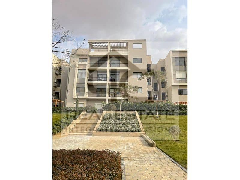 apartment 175 m for sale in fifth square compound in Very prime location View landscape direct on pocket Bahry One slot on parking Fully finished 4