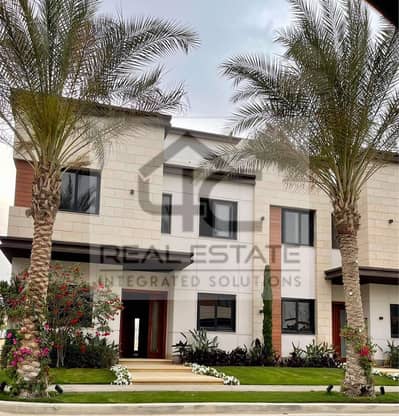 Townhouse for sale, 176 square meters, 3 rooms, delivery in 2025, landscape view, with the lowest down payment and prime location installments