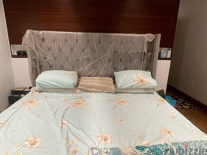 new bed used less than 2 month 200*210 1