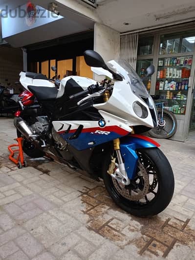 إفراج BMW S1000RR Akrapoviç