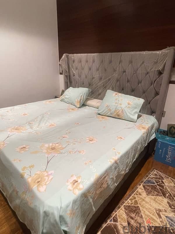 new king size bed used less than 2 month 200*210 5