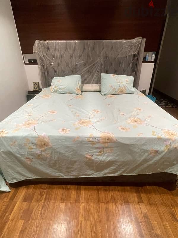 new king size bed used less than 2 month 200*210 6