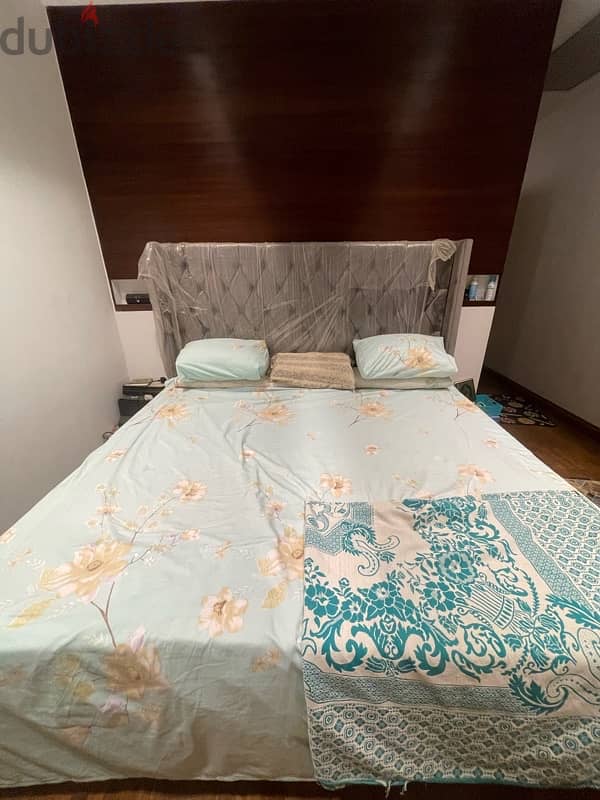 new bed used less than 2 month 200*210 9