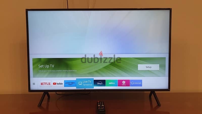 Samsung 43 inch smart tv, almost new 1