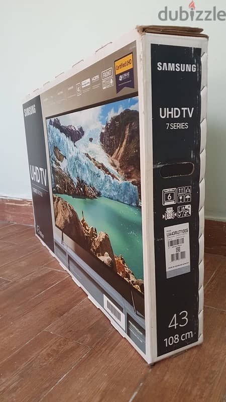 Samsung 43 inch smart tv, almost new 2