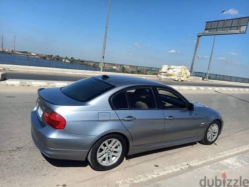 BMW 318i 2009 5