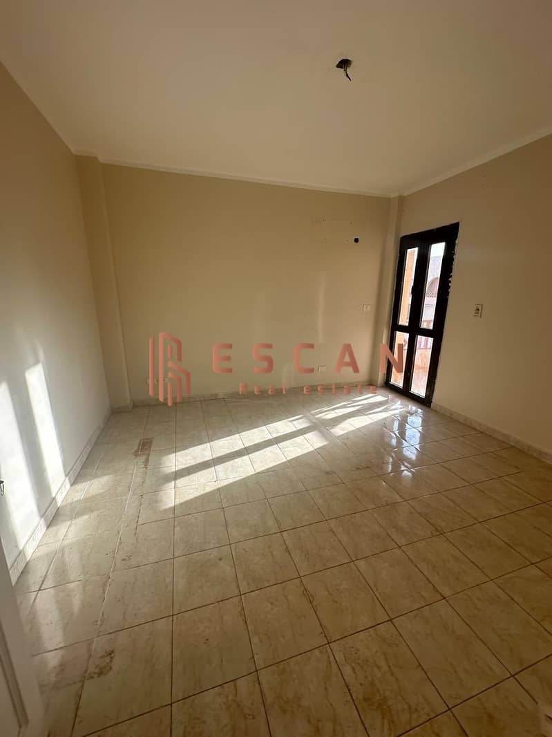 Apartment for rent 196 meters in the fifth phase consisting of 4 rooms 4