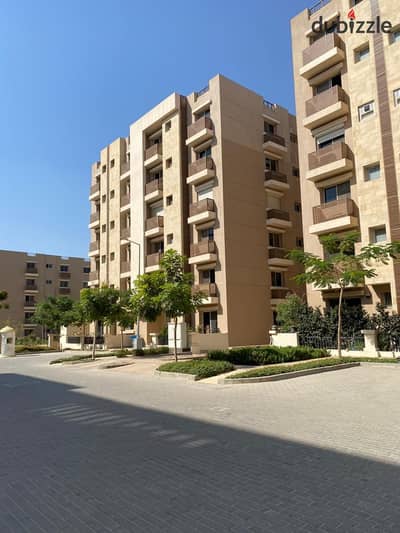 At the old price, an apartment for sale, 115 m, in front of Cairo Airport, in Taj City Compound