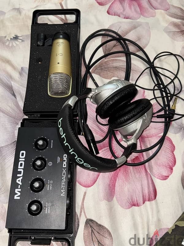 behringer c1 , M audio track duo , headphones مايك و كارته صوت و سماعه 2