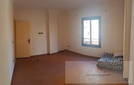 The apartment is in Al-Mustathmir Al-Saghir area, after Espana Plaza, in two buildings next to the Metro.