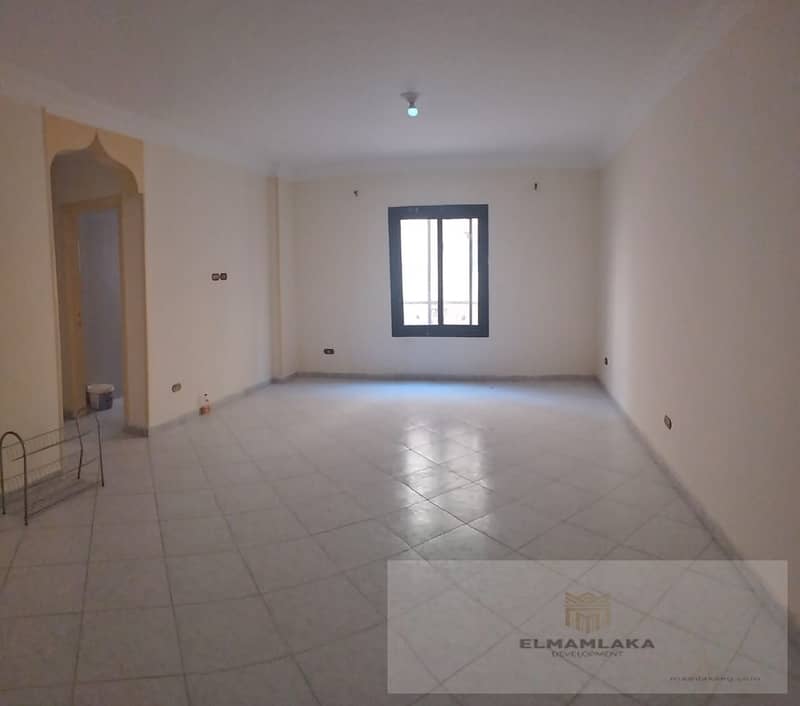 The apartment is in Al-Mustathmir Al-Saghir area, after Espana Plaza, in two buildings next to the Metro. 12