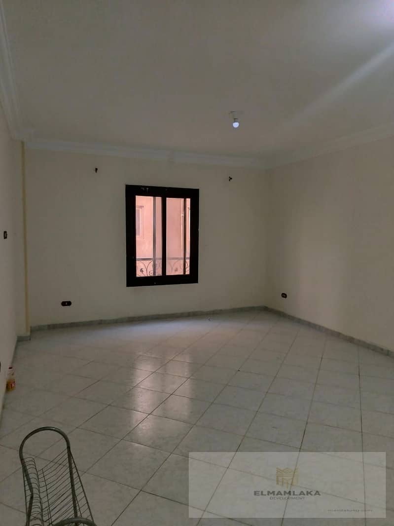 The apartment is in Al-Mustathmir Al-Saghir area, after Espana Plaza, in two buildings next to the Metro. 16