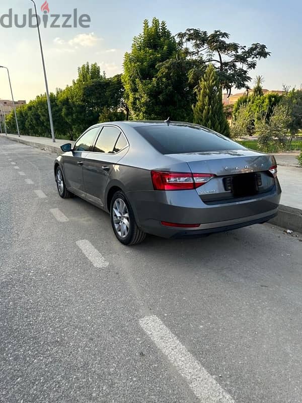 Skoda Superb 2022 1