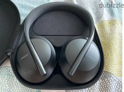 Bose NC700 - Excellent condition - Active noise cancellation.