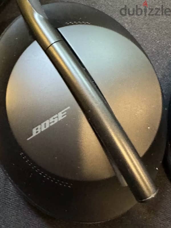 Bose NC700 - Excellent condition - Active noise cancellation. 8