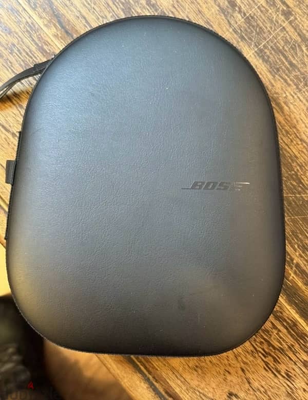 Bose NC700 - Excellent condition - Active noise cancellation. 9