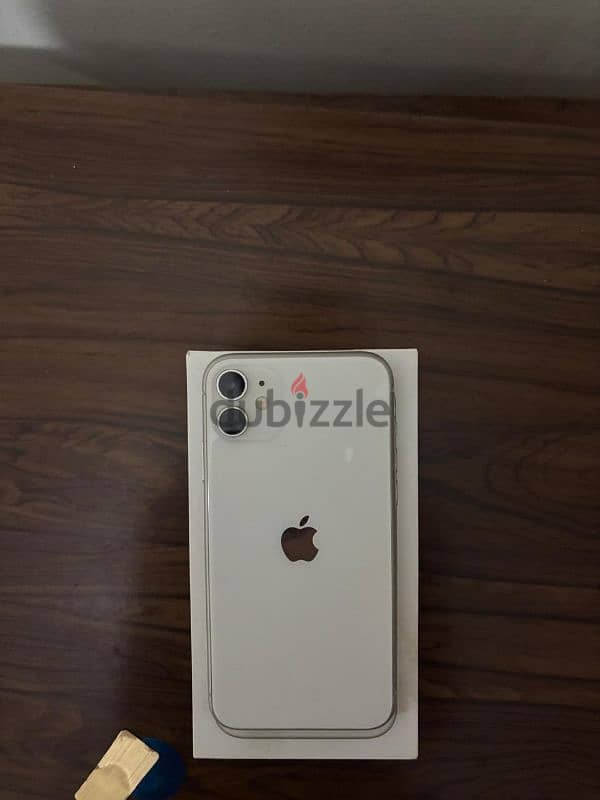 iphone 11 white good condition 2