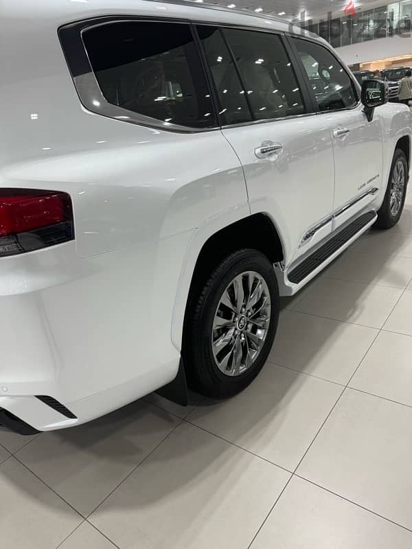 تويوتا لاند كروزر 2024 Landcruiser VXR 19