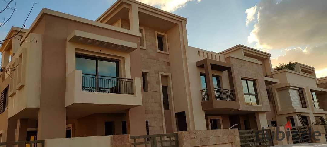 Standalone for sale in installments over 8 years with a distinctive view directly on golf view 10