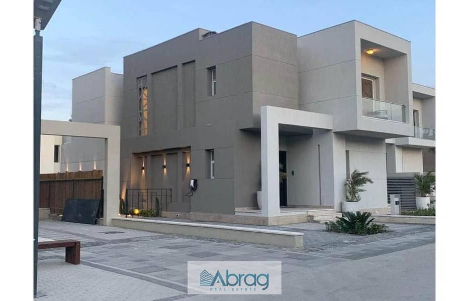 Townhouse for sale in Q Hills Compound, New Sheikh Zayed, in front of Sodic, in installments 1