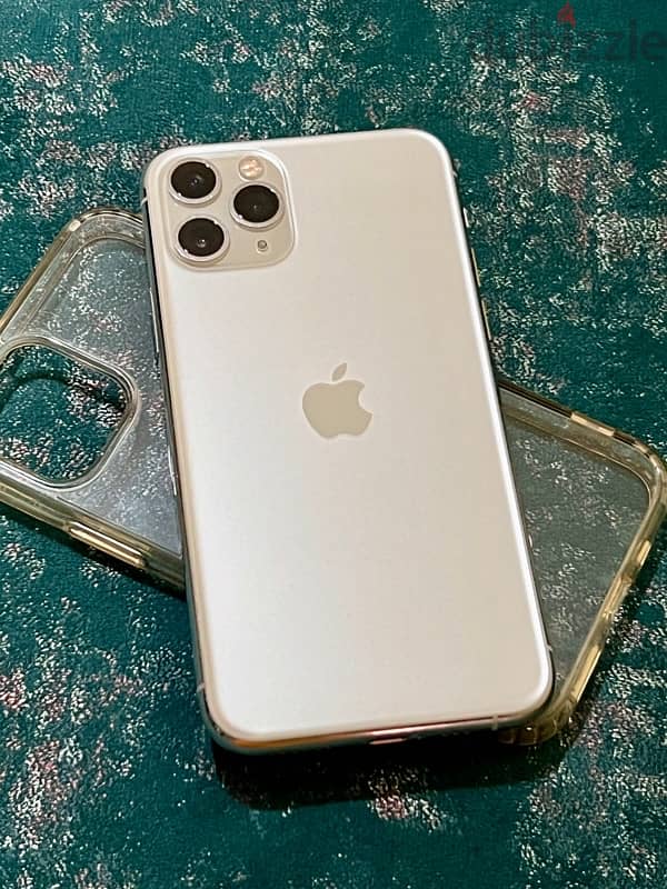 iPhone 11 Pro (64) white 2