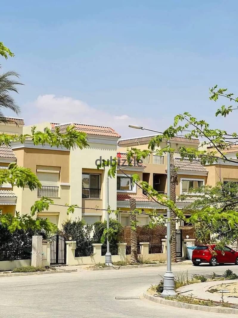 Standalone villa, 250 square meters, three floors, next to Sarai, directly on the Amal Axis and in front of Madinaty 3