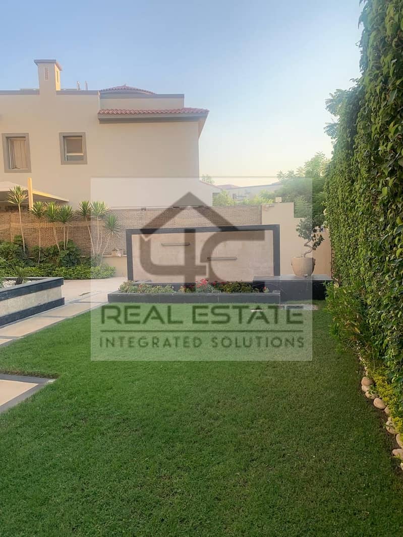 Stand-alone villa, prime location, fully finished, with kitchen and air conditioners, for sale in Palm Hills Compound pk1 4