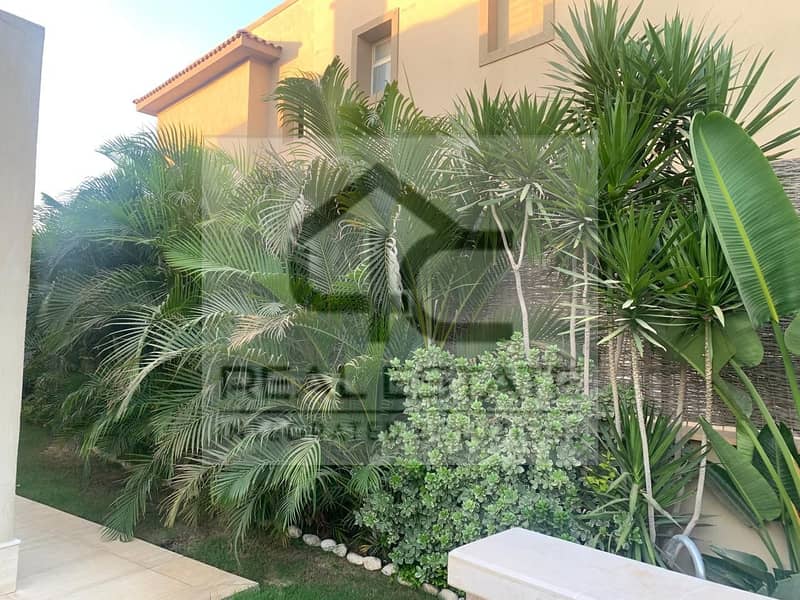 Stand-alone villa, prime location, fully finished, with kitchen and air conditioners, for sale in Palm Hills Compound pk1 8