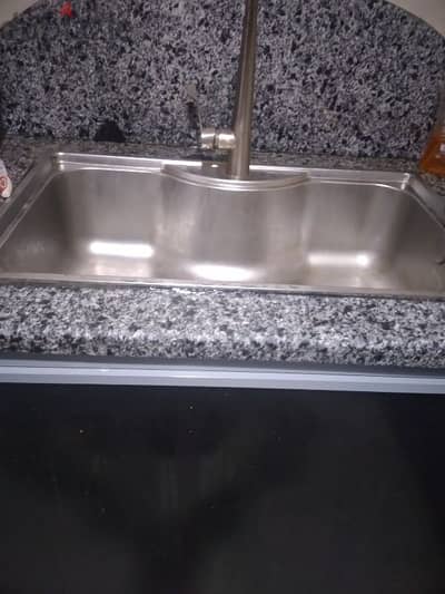 حوض مطبخ كبير