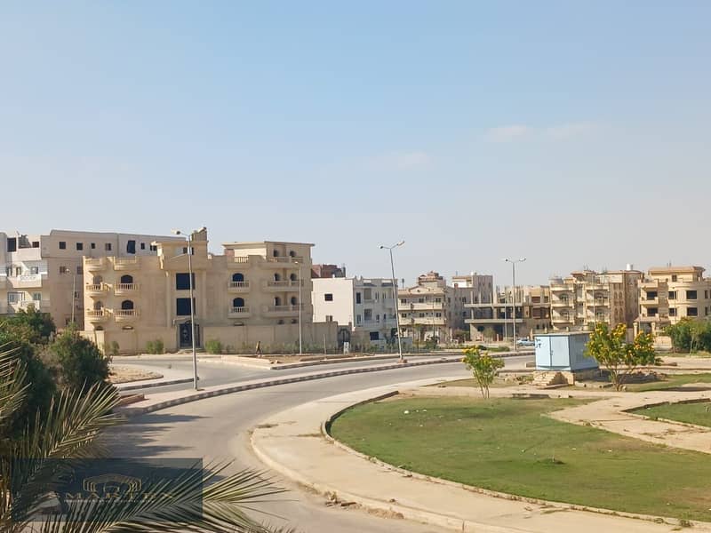 Apartment 230 sqm in the third district, bahri, open view, next to Marbella Mall and the middle road, and 3 minutes to the Suez Road 2