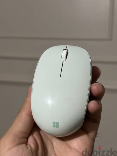 Mouse Microsoft looks like a new , Bluetooth only