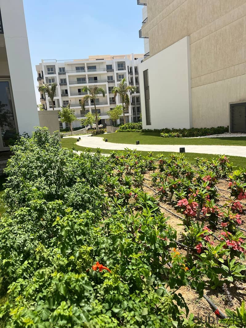 Townhouse in the best location in New Cairo, area of ​​324 square meters, with garden and open roof, 30% down payment, payment period of up to 5 years 14