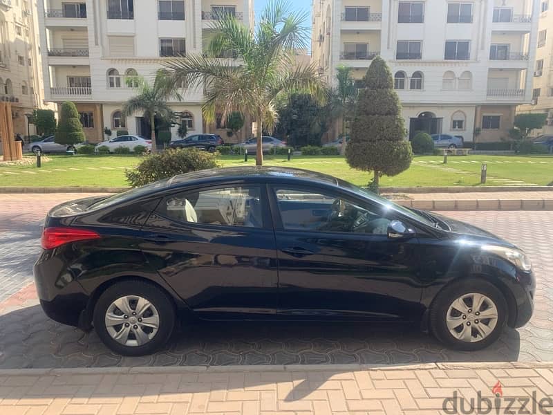 Hyundai Elantra 2012 1