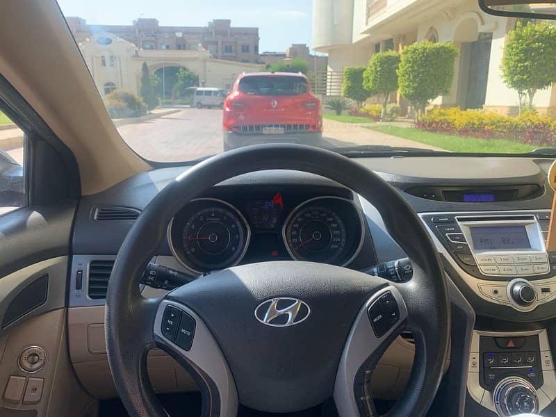 Hyundai Elantra 2012 5