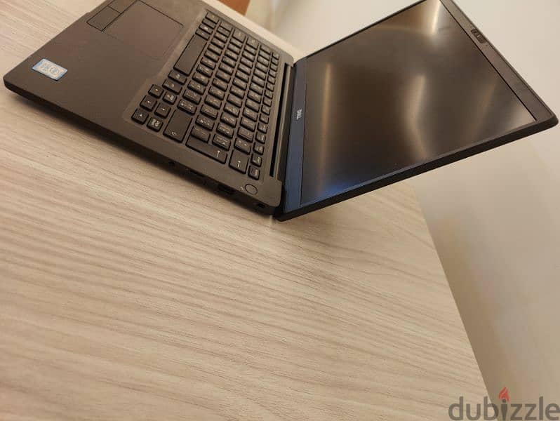 Dell Latitude 7400 4