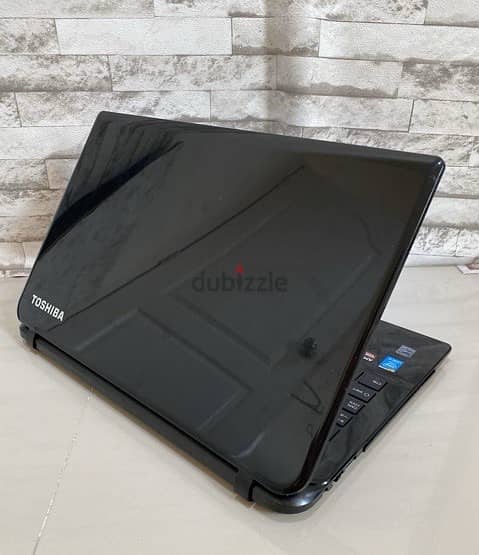 حالتة زيرو Toshiba Core i5 به هاردين الاول 128 SSD و التانى 500 رام 8 3