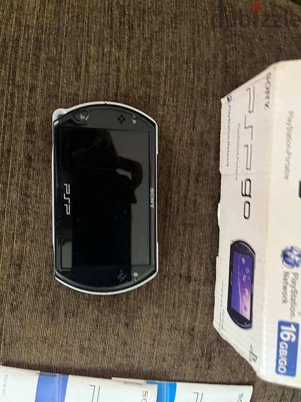 psp go- Sony -16GB 2