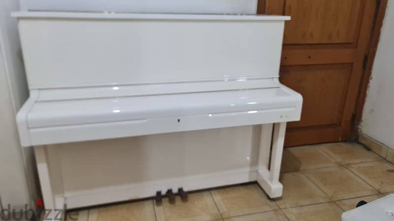 Samick piano Made in Korea  as new 1