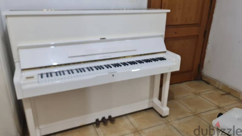 Samick piano Made in Korea  as new 4