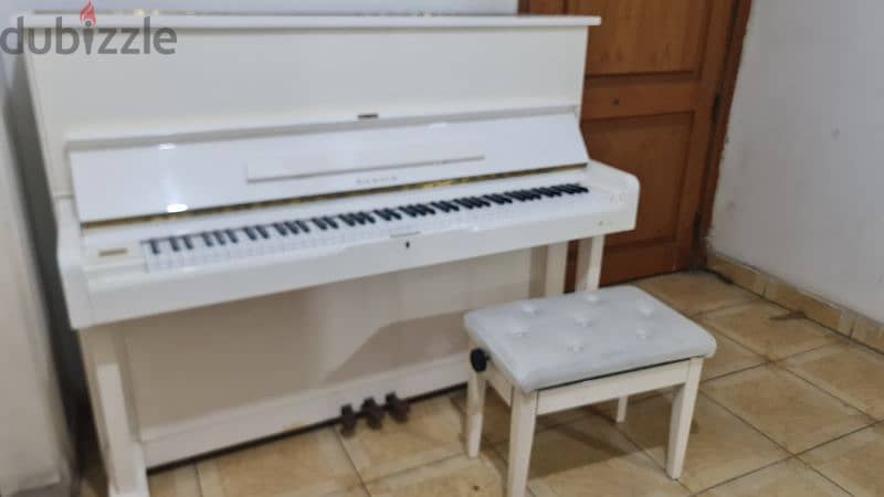 Samick piano Made in Korea  as new 6