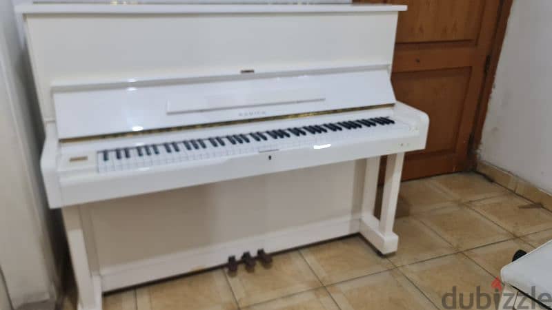 Samick piano Made in Korea  as new 10