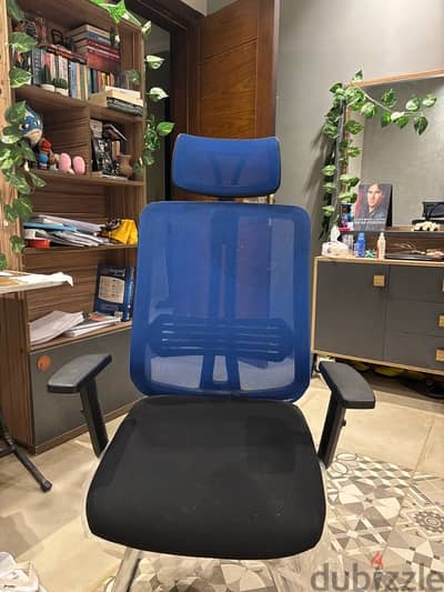 OUTSTANDING (Like new)High Quality Medical Chair كرسي طبي for office