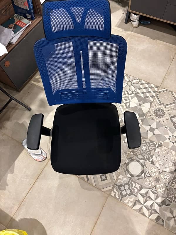 OUTSTANDING (Like new)High Quality Medical Chair كرسي طبي for office 1