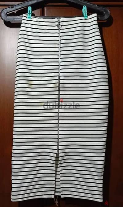 Pencil Skirt with Zipper for the front Side