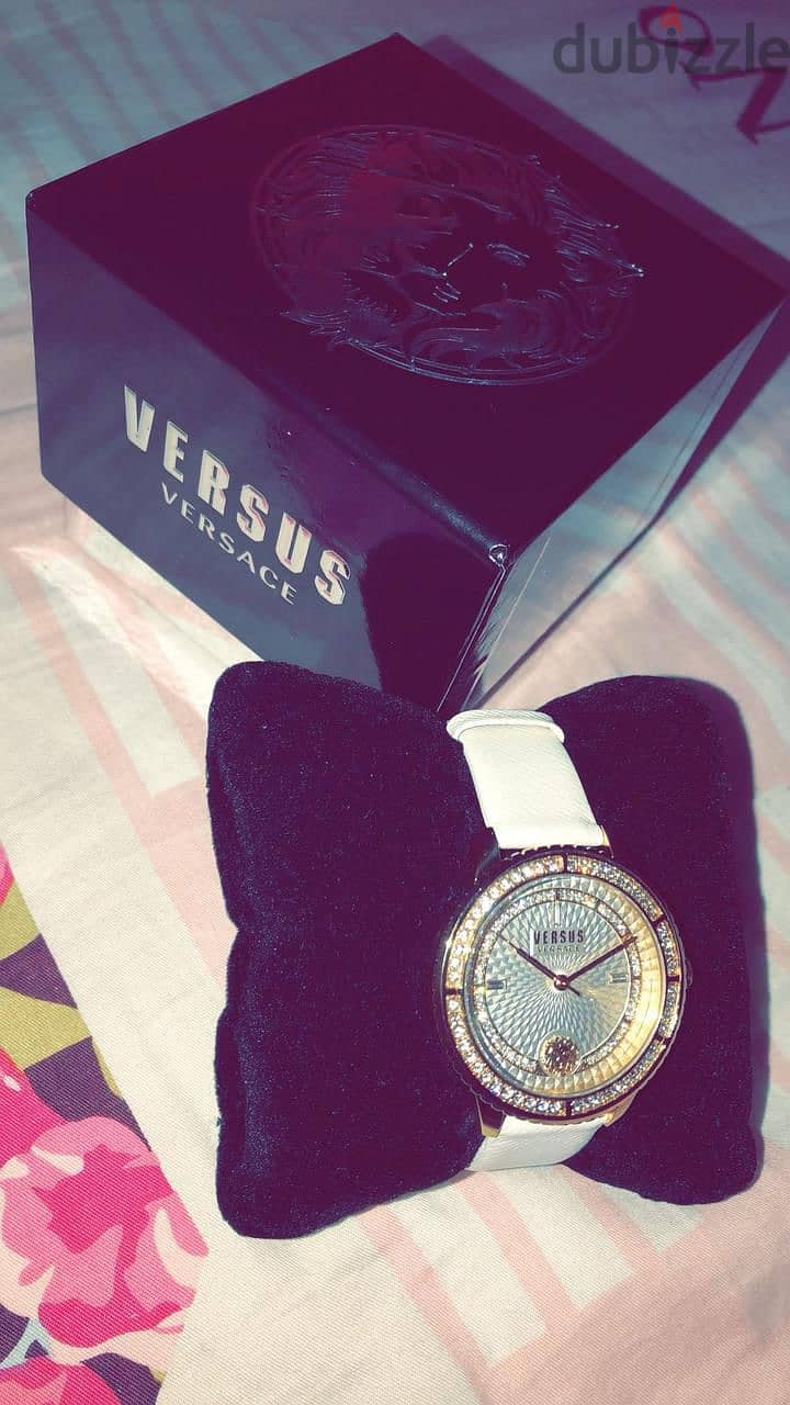 Versace Watch for women used in a very good condition with card & Box 2