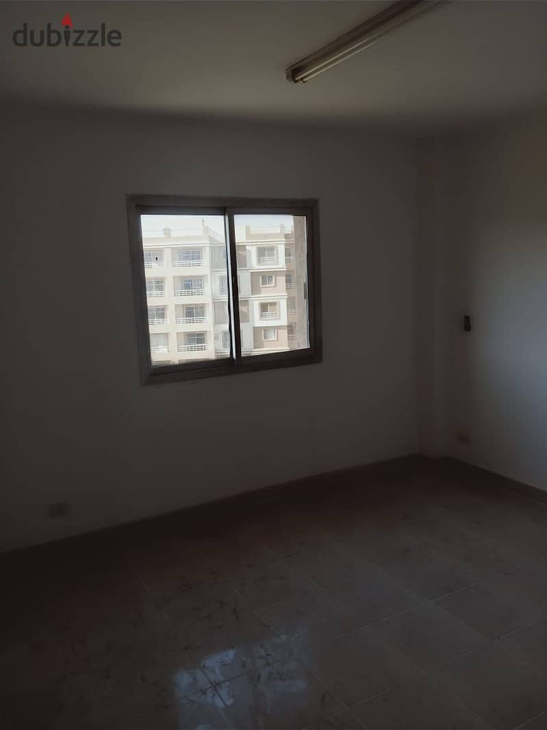 In Madinaty, an apartment for rent, empty law, area of ​​​​132 square meters, a view of the garden and a street in front of Al-Far Market and the mosq 3