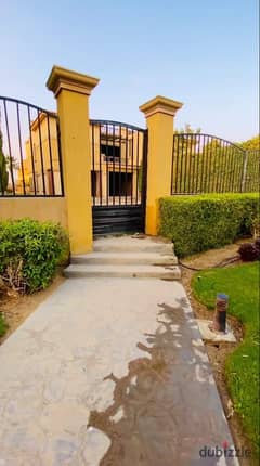 twin house land area 600m Bue 340 m in front of auc ready to move 0