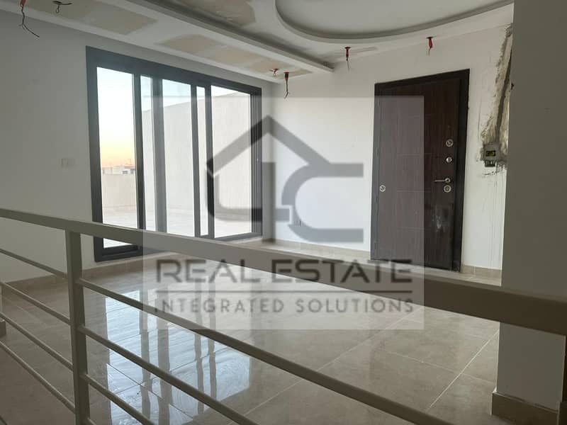 Penthouse view open to the beach club, fully finished and in installments, 178 m + 161 m roof 6