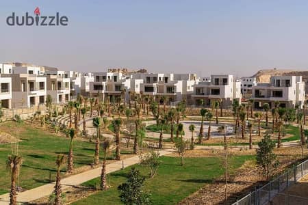 للبيع فيلا 220م مستقلة Tybe M داخل كمبوند The Crown Palm Hills